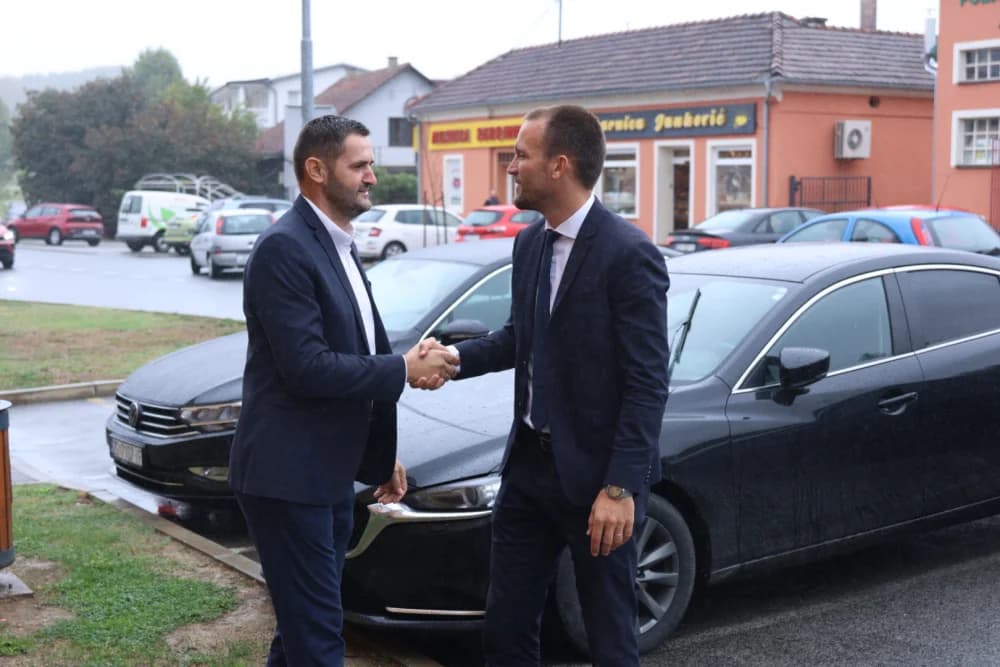 Plenkovićev ministar donio 50 tis. eura u Sibinj: ʼTrudimo se da mještani budu sigurnijiʼ