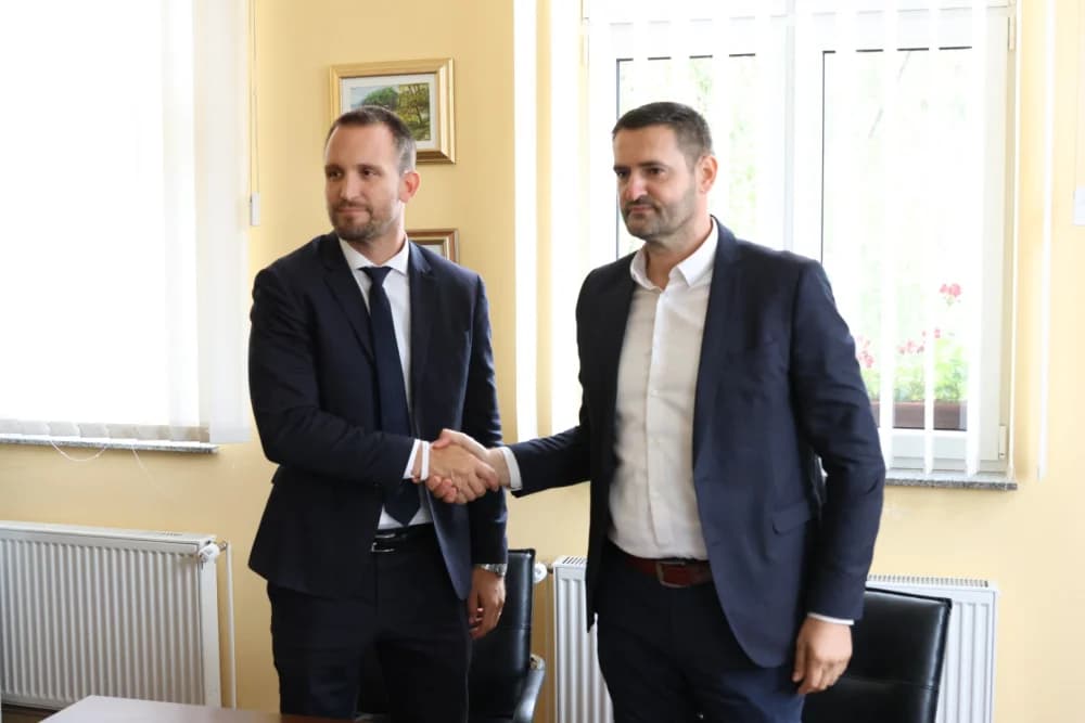 Plenkovićev ministar donio 50 tis. eura u Sibinj: ʼTrudimo se da mještani budu sigurnijiʼ