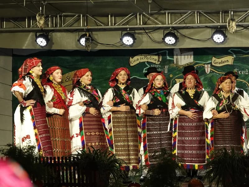 STUPNIČKA BERBA GROŽĐA – Bez običaja gaženja grožđa, ali uz zdravlje i prepoznatljivo gostoprimstvo domaćina