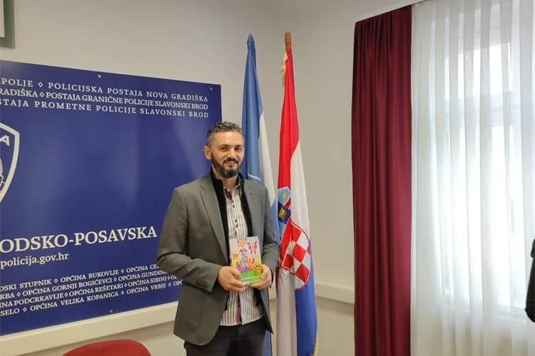 Ovo je Dario. Mladi policajac iz Sl. Broda, evo po čemu je poseban