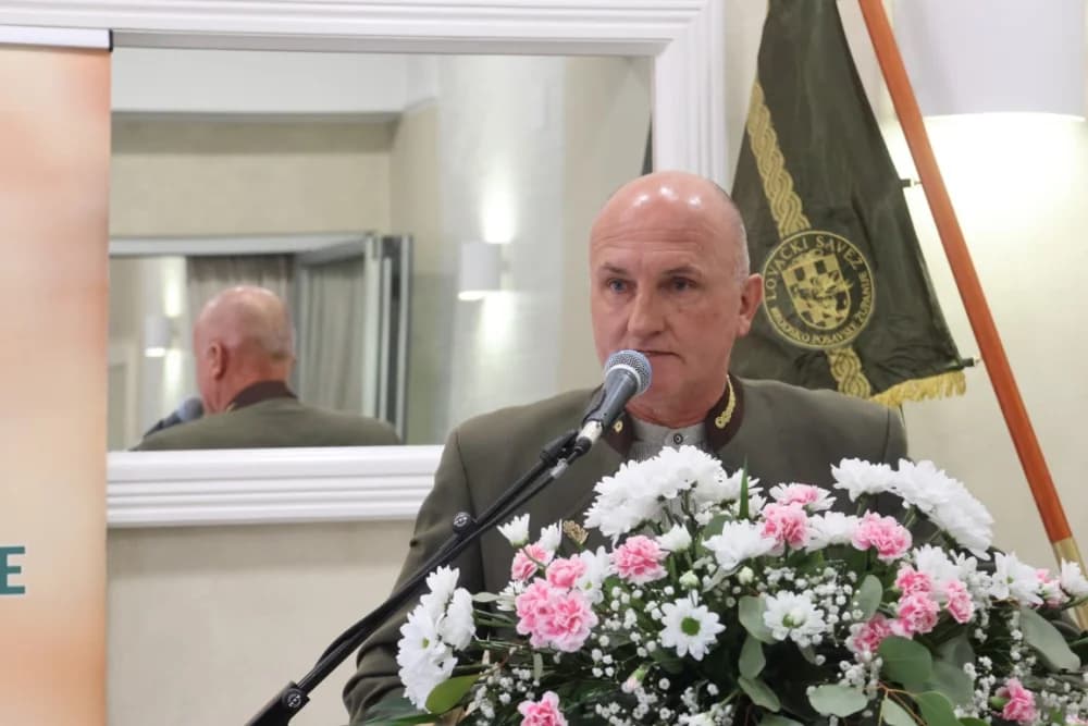 Uz stoljeće Lovačke udruge Šljuka plakete za 50 godina staža primili Mato Božić, Ognjen Krajačić, Mladen Kovačić,  Slobodan Pintarić i Vladimir Sremac