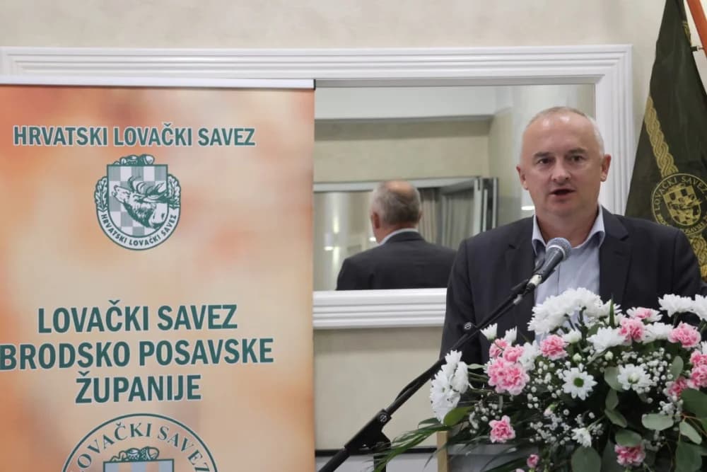 Uz stoljeće Lovačke udruge Šljuka plakete za 50 godina staža primili Mato Božić, Ognjen Krajačić, Mladen Kovačić,  Slobodan Pintarić i Vladimir Sremac