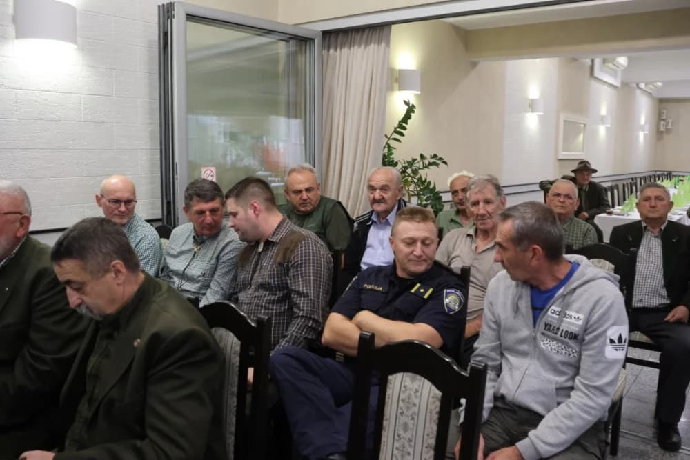 Uz stoljeće Lovačke udruge Šljuka plakete za 50 godina staža primili Mato Božić, Ognjen Krajačić, Mladen Kovačić,  Slobodan Pintarić i Vladimir Sremac