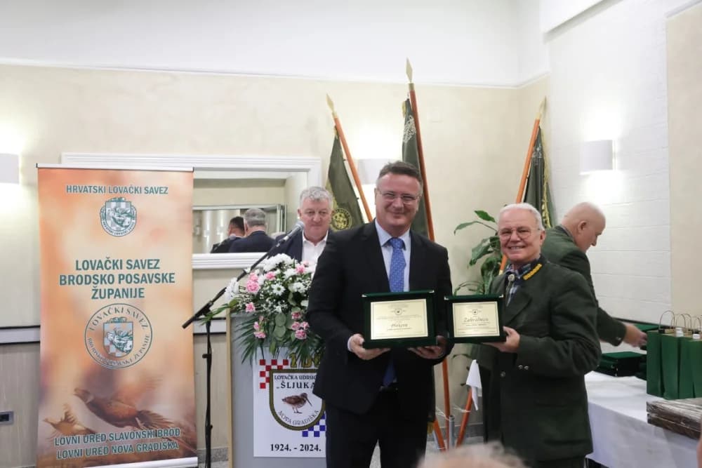 Uz stoljeće Lovačke udruge Šljuka plakete za 50 godina staža primili Mato Božić, Ognjen Krajačić, Mladen Kovačić,  Slobodan Pintarić i Vladimir Sremac