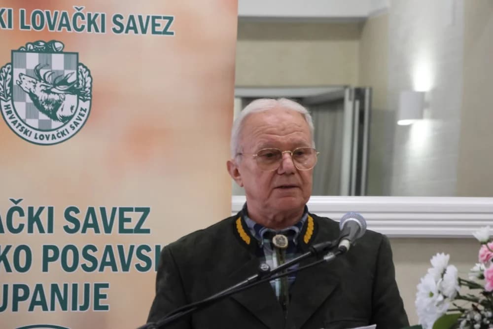 Uz stoljeće Lovačke udruge Šljuka plakete za 50 godina staža primili Mato Božić, Ognjen Krajačić, Mladen Kovačić,  Slobodan Pintarić i Vladimir Sremac