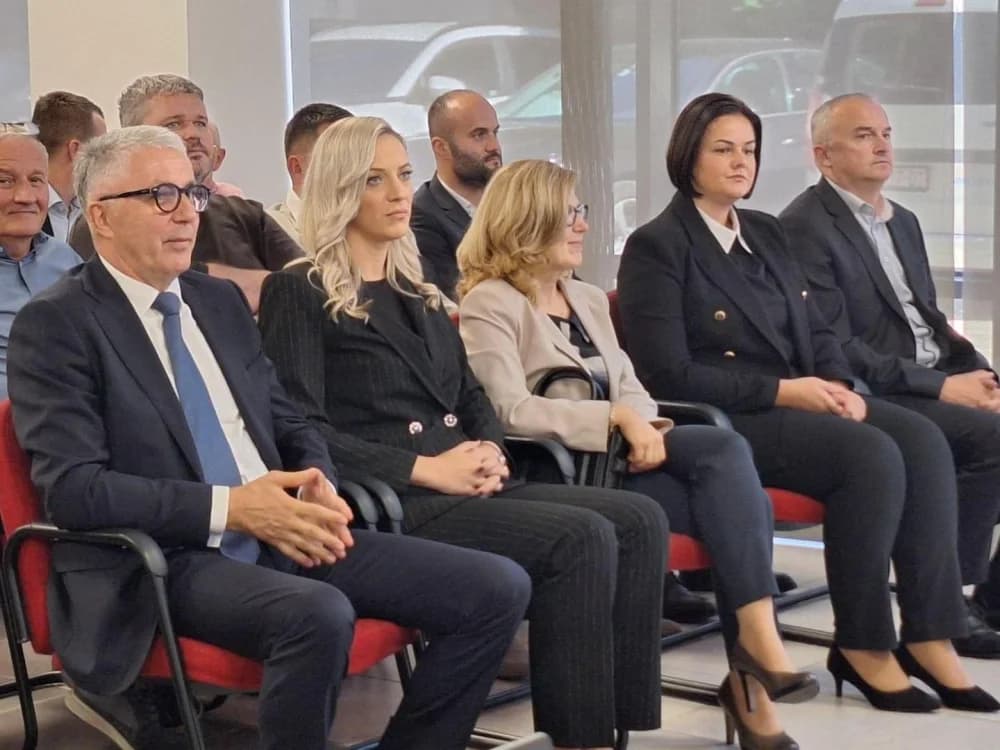 Najuspješnijim tvrtkama u Brodsko-posavskoj županiji dodijeljena priznanja Plaketa Zlatna kuna 2024.