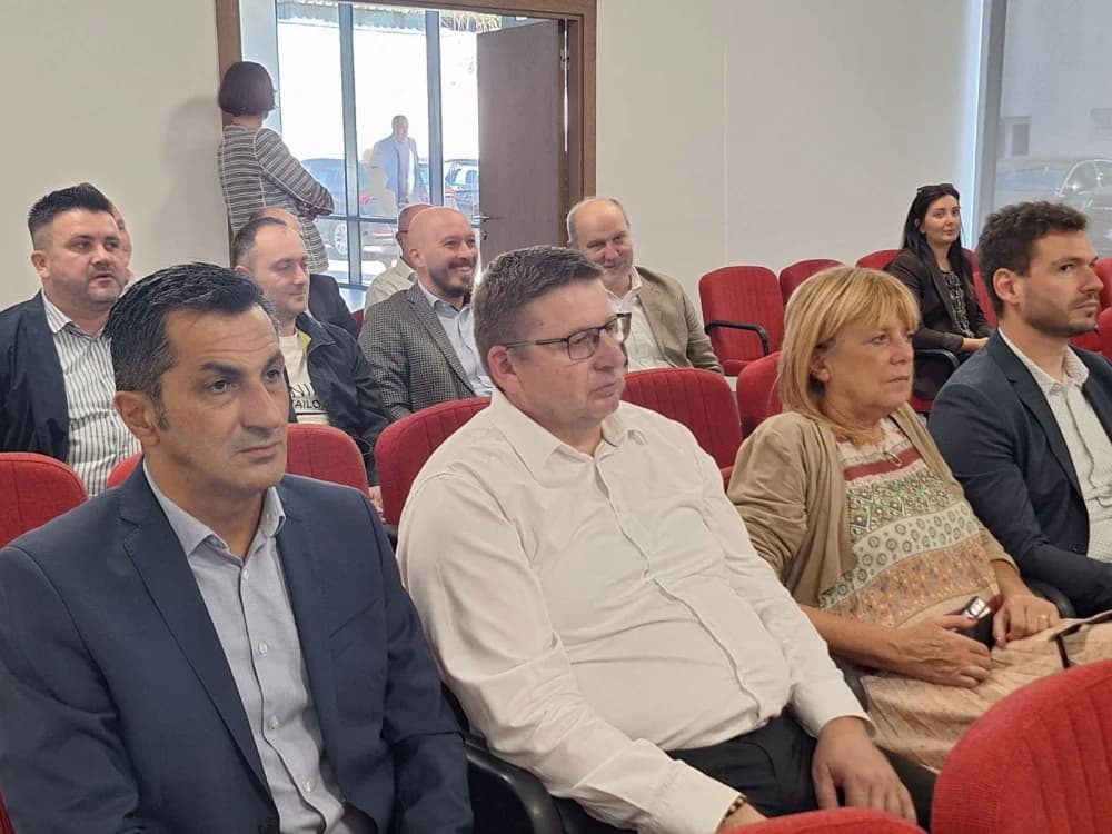 Najuspješnijim tvrtkama u Brodsko-posavskoj županiji dodijeljena priznanja Plaketa Zlatna kuna 2024.