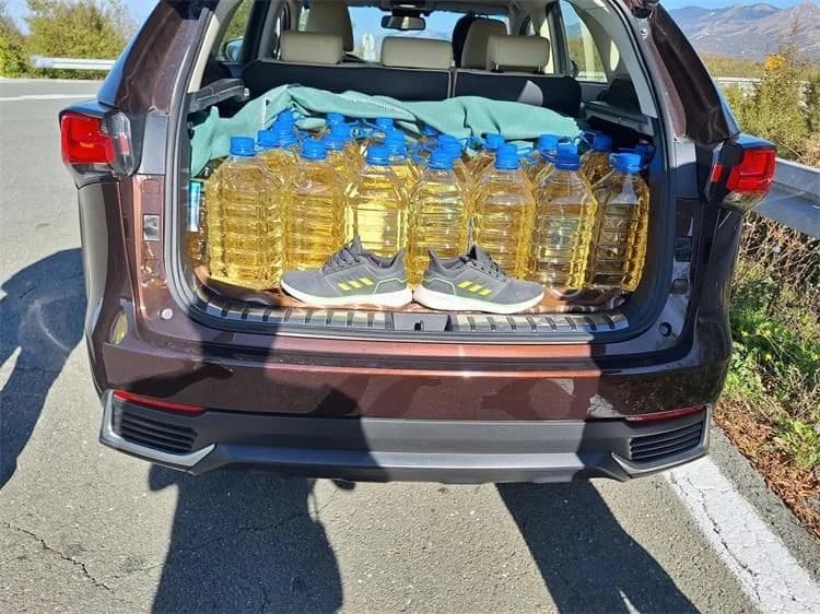 FOTO Uhvaćen s 215 litara ‘šljive’ u prtljažniku, dobio kaznu od preko 5000 eura
