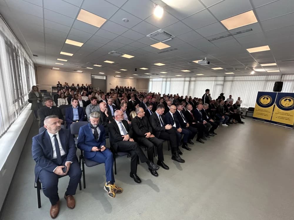 Blago onom gradu koji ima Sveučilište - održana 4. Sjednica Senata