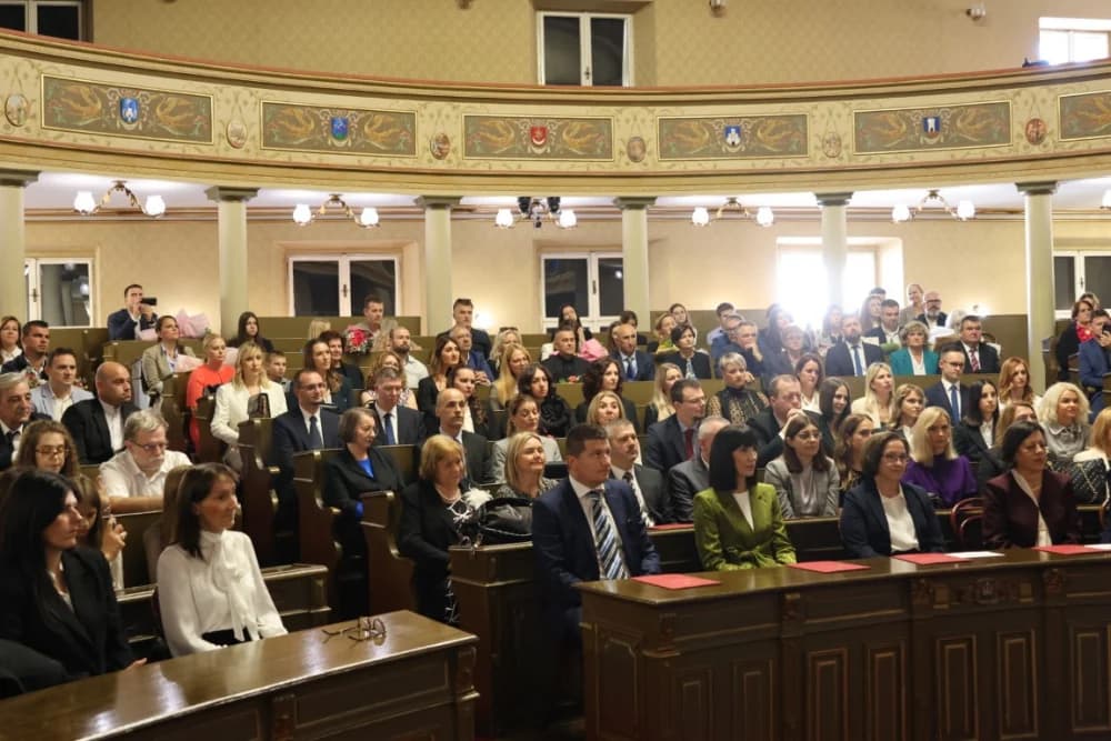 Svečano prisegnuli Vedran Pavelić, Silvija Sajfert i Damir Ronko, novoimenovani suci Županijskog suda u Slavonskom Brodu