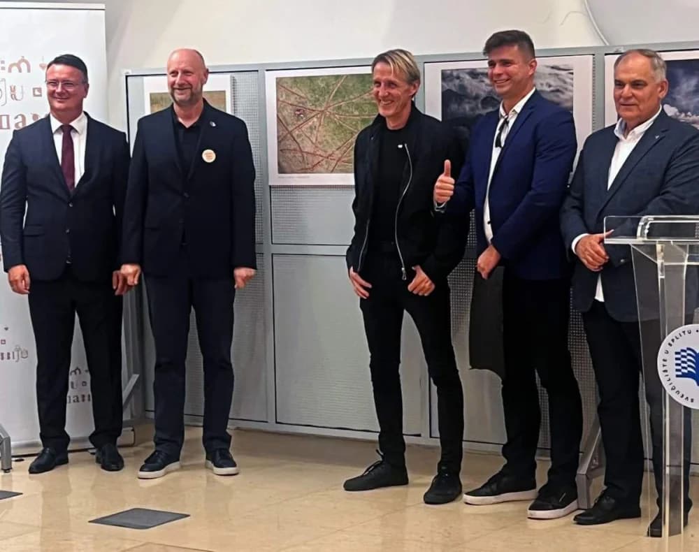 VOLIM SVOJU ŽUPANIJU: Župan Marušić na prisustvovao otvorenju izložbe fotografija u Splitu