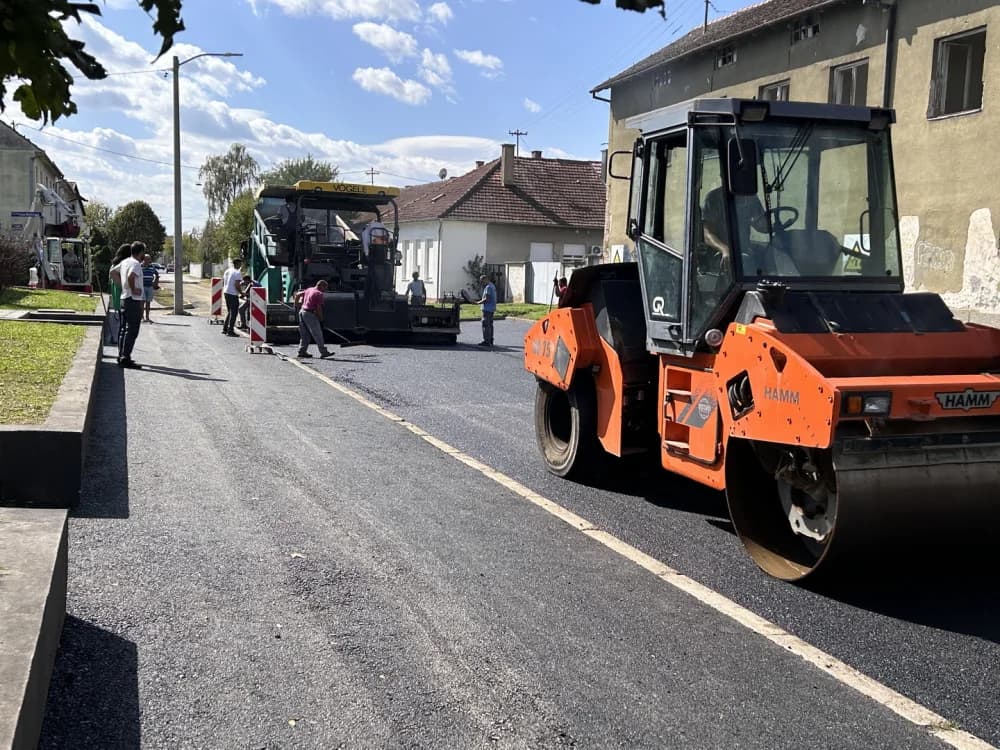 (FOTO) Modernizacija kolnika i oborinske odvodnje u ulici Jurja Dobrile