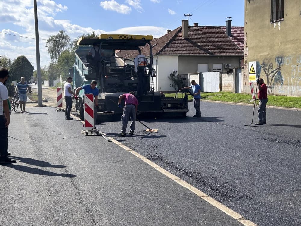 (FOTO) Modernizacija kolnika i oborinske odvodnje u ulici Jurja Dobrile
