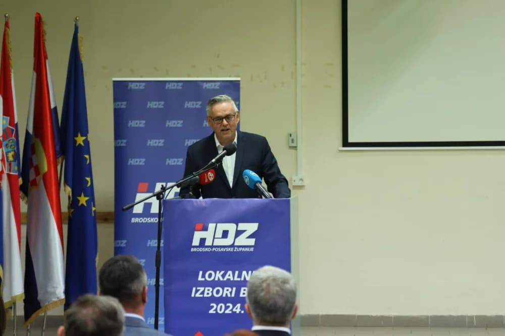Predizborni skup HDZ-a BiH u Sl. Brodu: „Lokalni izbori su oni na kojima se odlučuje kako će se izgledati zajednica u kojoj živite“