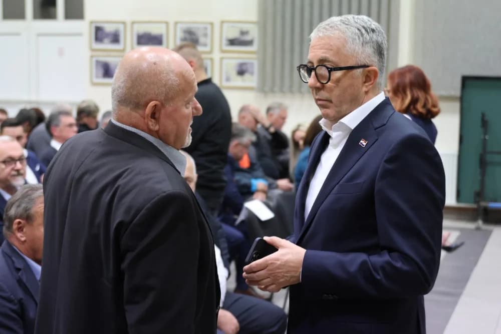Predizborni skup HDZ-a BiH u Sl. Brodu: „Lokalni izbori su oni na kojima se odlučuje kako će se izgledati zajednica u kojoj živite“