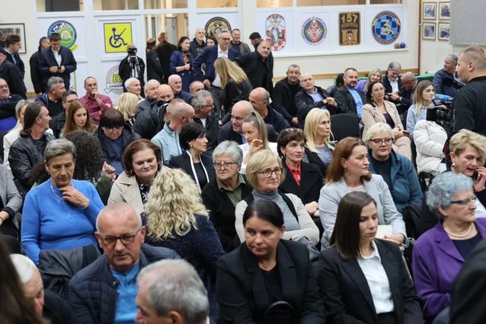 Predizborni skup HDZ-a BiH u Sl. Brodu: „Lokalni izbori su oni na kojima se odlučuje kako će se izgledati zajednica u kojoj živite“