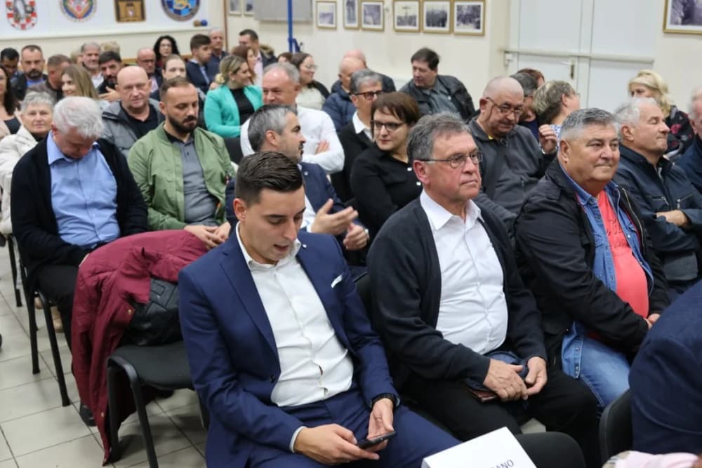 Predizborni skup HDZ-a BiH u Sl. Brodu: „Lokalni izbori su oni na kojima se odlučuje kako će se izgledati zajednica u kojoj živite“
