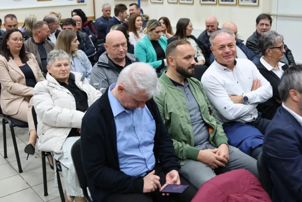 Predizborni skup HDZ-a BiH u Sl. Brodu: „Lokalni izbori su oni na kojima se odlučuje kako će se izgledati zajednica u kojoj živite“