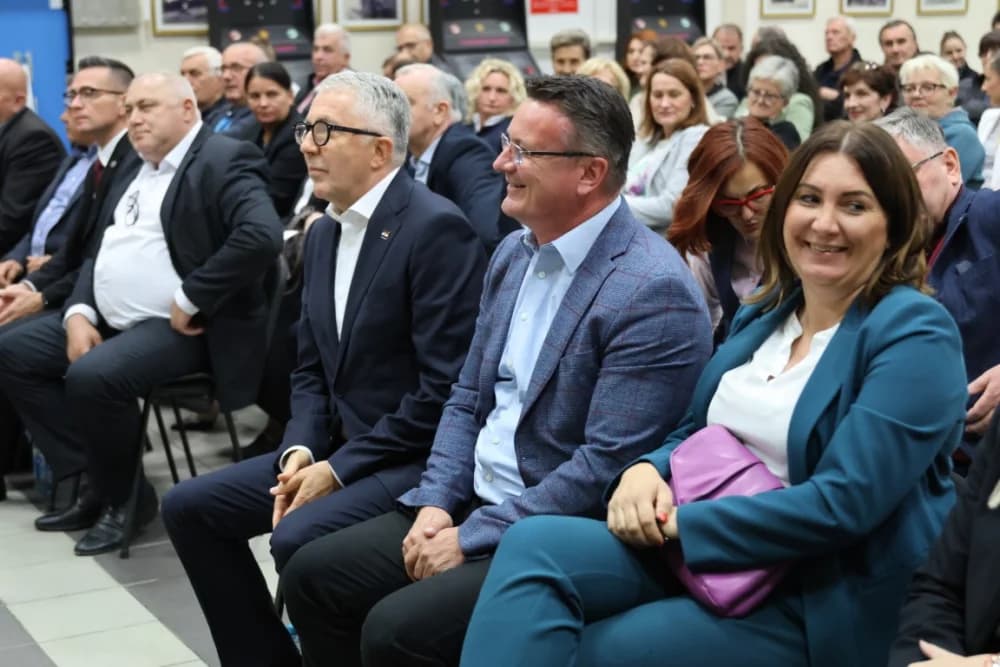 Predizborni skup HDZ-a BiH u Sl. Brodu: „Lokalni izbori su oni na kojima se odlučuje kako će se izgledati zajednica u kojoj živite“