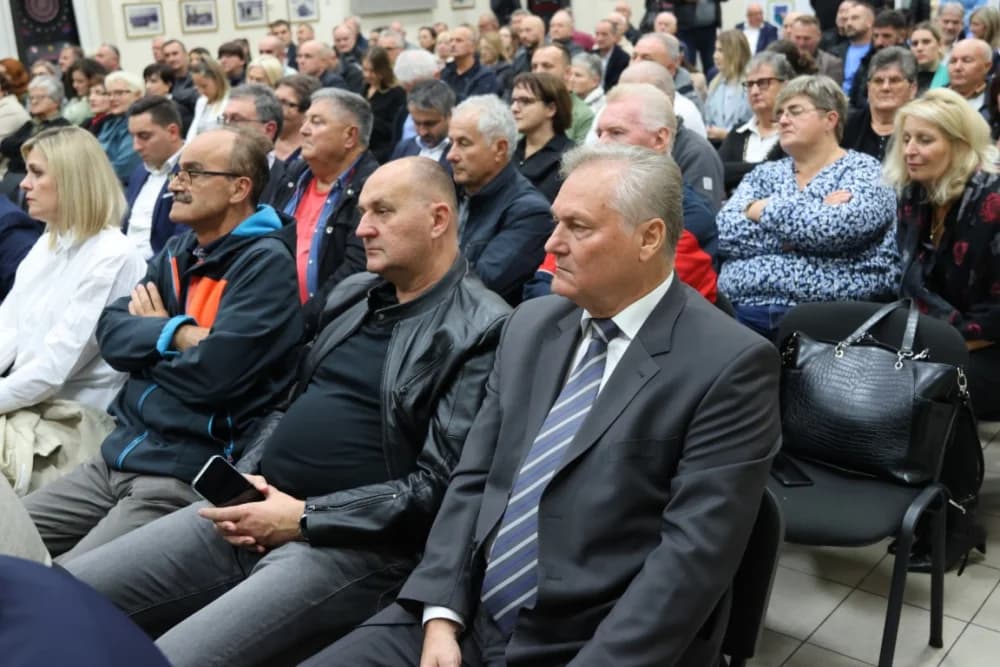 Predizborni skup HDZ-a BiH u Sl. Brodu: „Lokalni izbori su oni na kojima se odlučuje kako će se izgledati zajednica u kojoj živite“