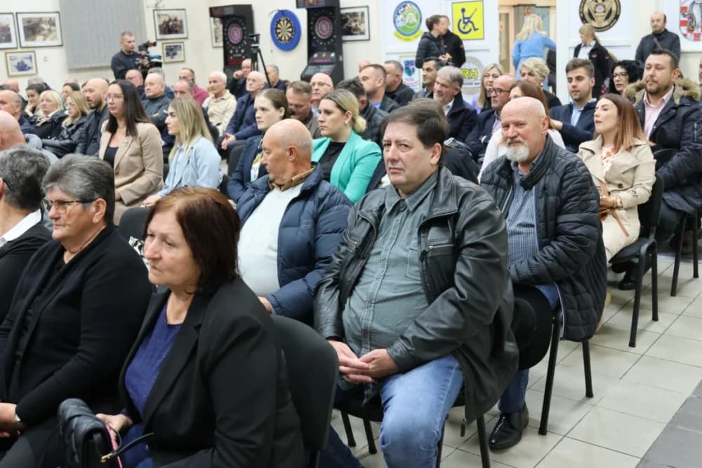 Predizborni skup HDZ-a BiH u Sl. Brodu: „Lokalni izbori su oni na kojima se odlučuje kako će se izgledati zajednica u kojoj živite“