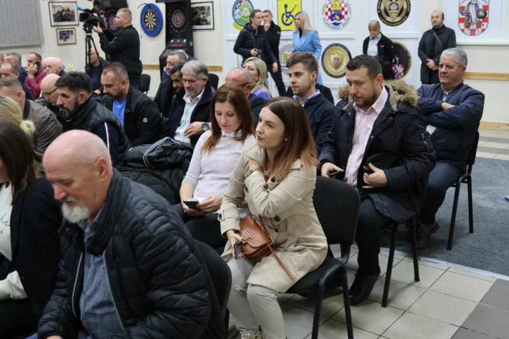 Predizborni skup HDZ-a BiH u Sl. Brodu: „Lokalni izbori su oni na kojima se odlučuje kako će se izgledati zajednica u kojoj živite“