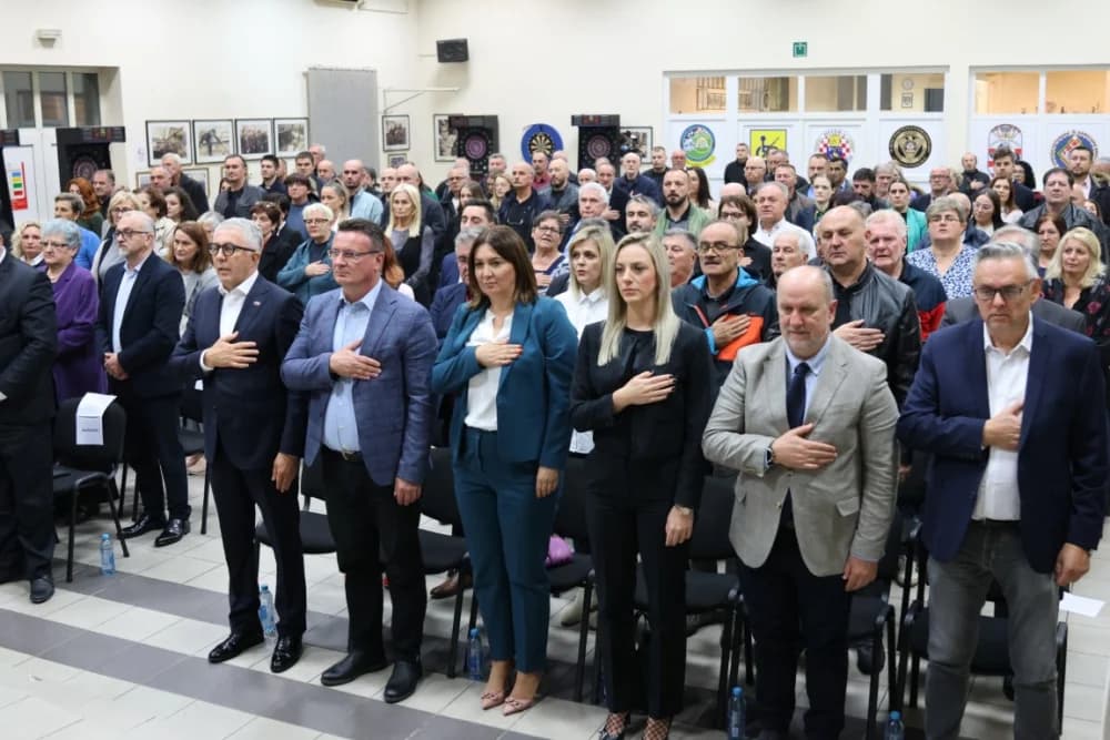 Predizborni skup HDZ-a BiH u Sl. Brodu: „Lokalni izbori su oni na kojima se odlučuje kako će se izgledati zajednica u kojoj živite“
