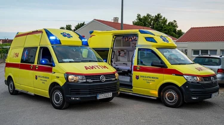 Teška prometna nesreća! Dvoje mrtvih, 25 ljudi ozlijeđeno, sve službe na terenu