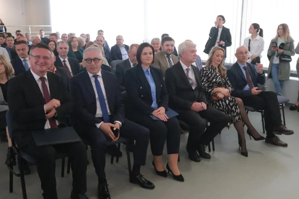 Slavonsko-brodsko Sveučilište kao najmlađe u Hrvatskoj bilježi zavidna dostignuća: „U tekućoj akademskoj godini studira oko dvije tisuće studenata na svim razinama sveučilišnih i stručnih studija“