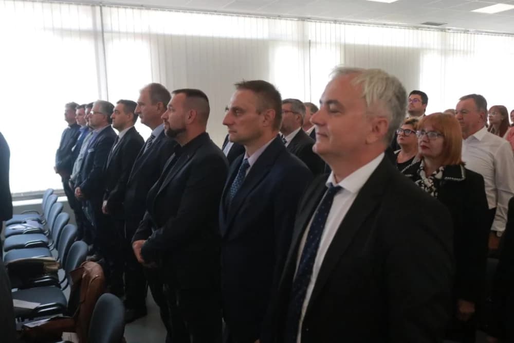 Slavonsko-brodsko Sveučilište kao najmlađe u Hrvatskoj bilježi zavidna dostignuća: „U tekućoj akademskoj godini studira oko dvije tisuće studenata na svim razinama sveučilišnih i stručnih studija“