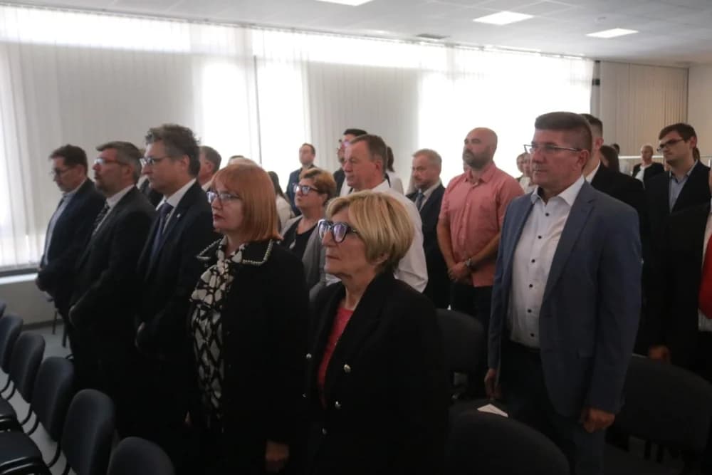 Slavonsko-brodsko Sveučilište kao najmlađe u Hrvatskoj bilježi zavidna dostignuća: „U tekućoj akademskoj godini studira oko dvije tisuće studenata na svim razinama sveučilišnih i stručnih studija“