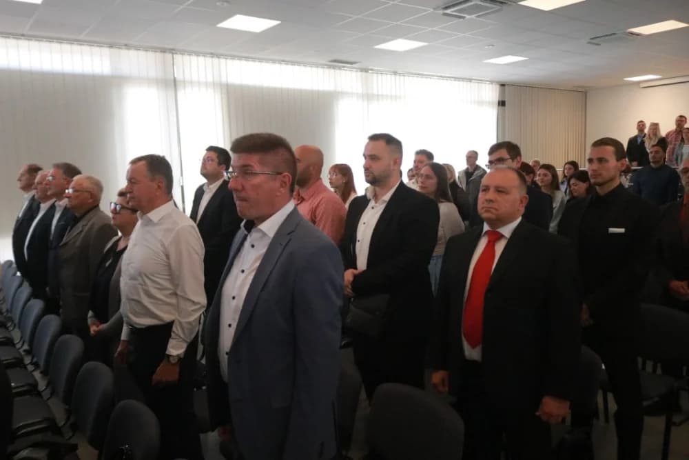 Slavonsko-brodsko Sveučilište kao najmlađe u Hrvatskoj bilježi zavidna dostignuća: „U tekućoj akademskoj godini studira oko dvije tisuće studenata na svim razinama sveučilišnih i stručnih studija“