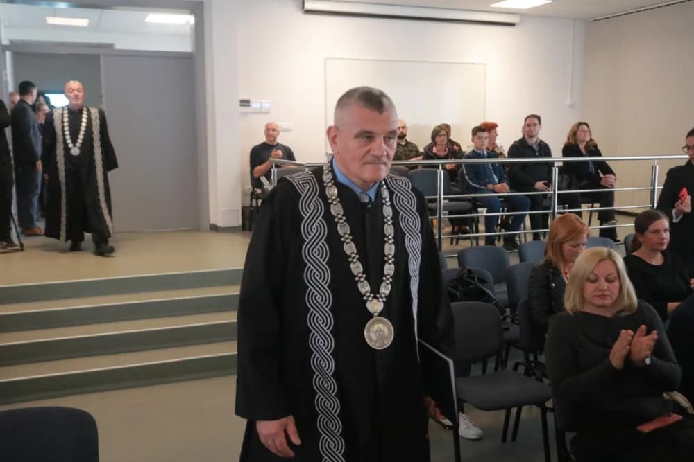 Slavonsko-brodsko Sveučilište kao najmlađe u Hrvatskoj bilježi zavidna dostignuća: „U tekućoj akademskoj godini studira oko dvije tisuće studenata na svim razinama sveučilišnih i stručnih studija“