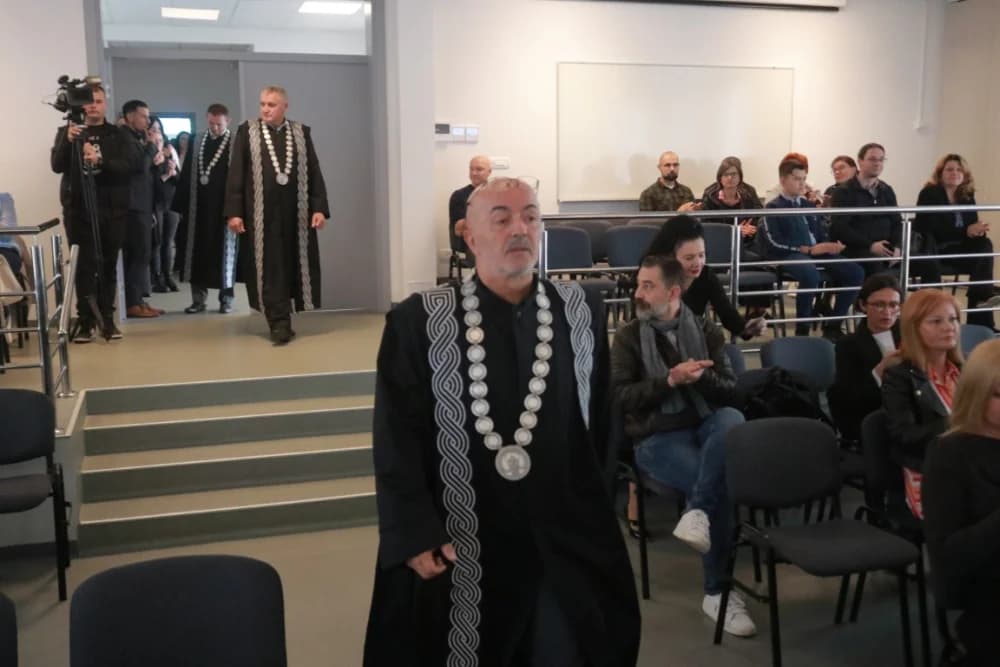 Slavonsko-brodsko Sveučilište kao najmlađe u Hrvatskoj bilježi zavidna dostignuća: „U tekućoj akademskoj godini studira oko dvije tisuće studenata na svim razinama sveučilišnih i stručnih studija“