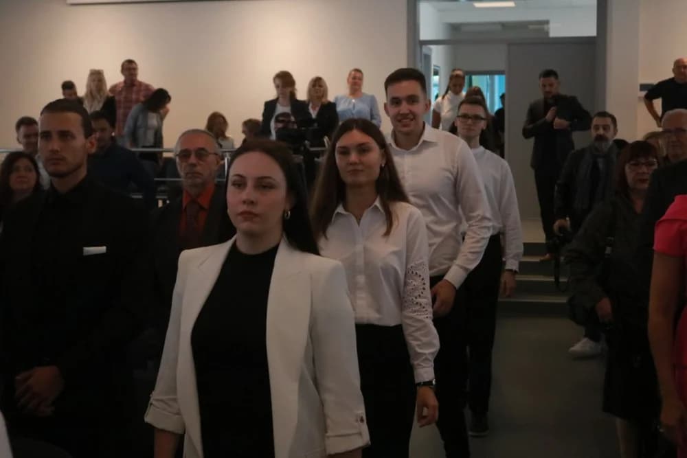 Slavonsko-brodsko Sveučilište kao najmlađe u Hrvatskoj bilježi zavidna dostignuća: „U tekućoj akademskoj godini studira oko dvije tisuće studenata na svim razinama sveučilišnih i stručnih studija“