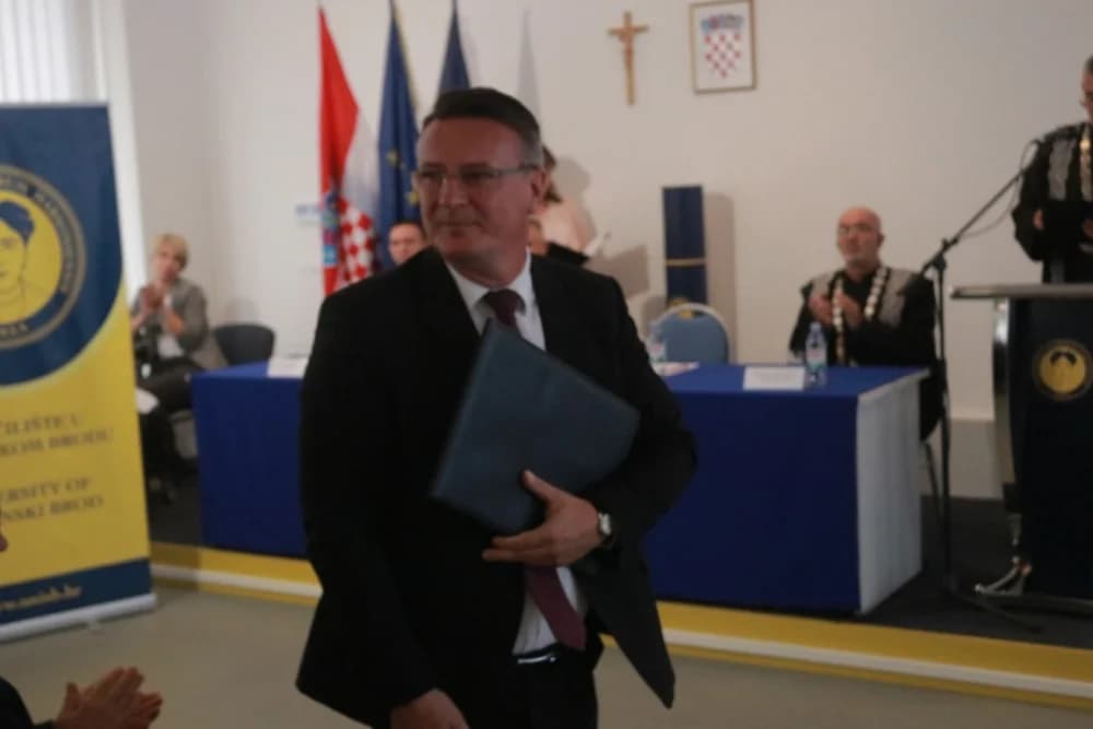 Slavonsko-brodsko Sveučilište kao najmlađe u Hrvatskoj bilježi zavidna dostignuća: „U tekućoj akademskoj godini studira oko dvije tisuće studenata na svim razinama sveučilišnih i stručnih studija“