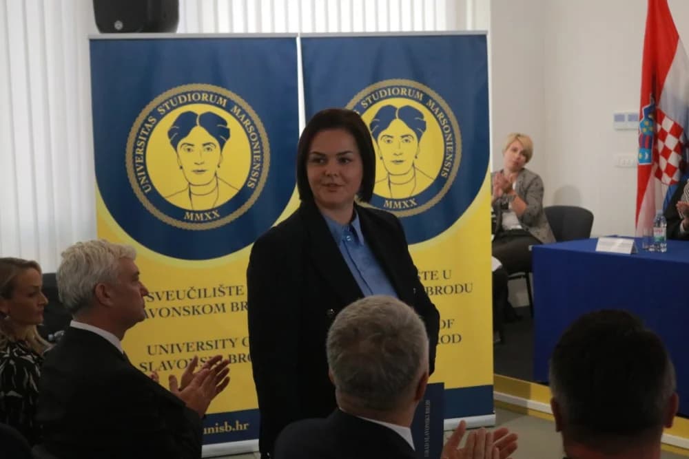 Slavonsko-brodsko Sveučilište kao najmlađe u Hrvatskoj bilježi zavidna dostignuća: „U tekućoj akademskoj godini studira oko dvije tisuće studenata na svim razinama sveučilišnih i stručnih studija“