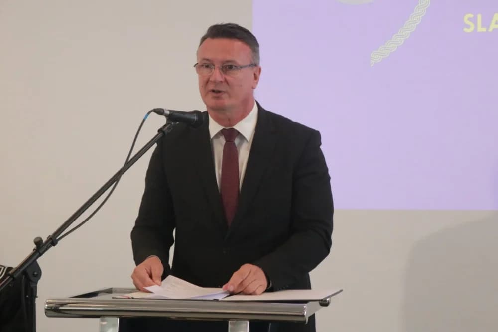 Slavonsko-brodsko Sveučilište kao najmlađe u Hrvatskoj bilježi zavidna dostignuća: „U tekućoj akademskoj godini studira oko dvije tisuće studenata na svim razinama sveučilišnih i stručnih studija“