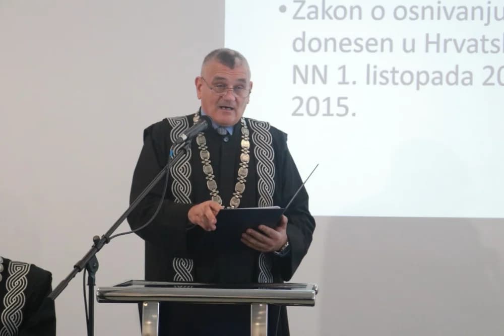 Slavonsko-brodsko Sveučilište kao najmlađe u Hrvatskoj bilježi zavidna dostignuća: „U tekućoj akademskoj godini studira oko dvije tisuće studenata na svim razinama sveučilišnih i stručnih studija“