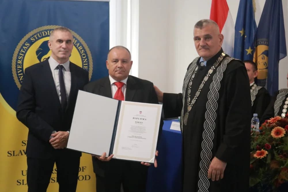 Slavonsko-brodsko Sveučilište kao najmlađe u Hrvatskoj bilježi zavidna dostignuća: „U tekućoj akademskoj godini studira oko dvije tisuće studenata na svim razinama sveučilišnih i stručnih studija“