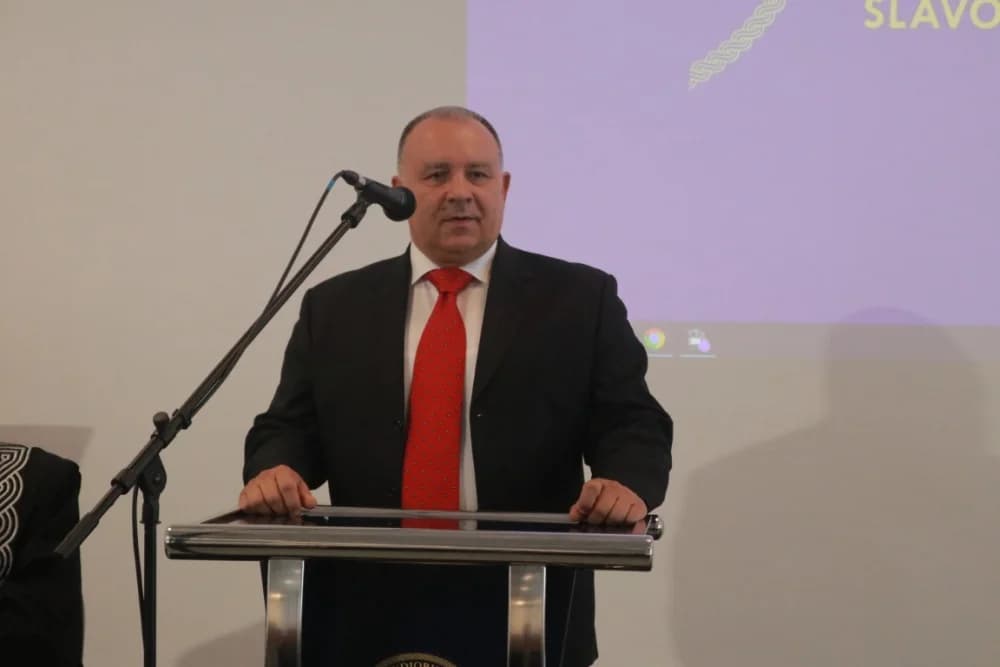 Slavonsko-brodsko Sveučilište kao najmlađe u Hrvatskoj bilježi zavidna dostignuća: „U tekućoj akademskoj godini studira oko dvije tisuće studenata na svim razinama sveučilišnih i stručnih studija“