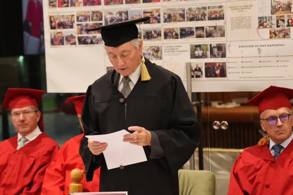 Predstavljena monografija ʼVisoka vinska akademija Slavonski Brodʼ