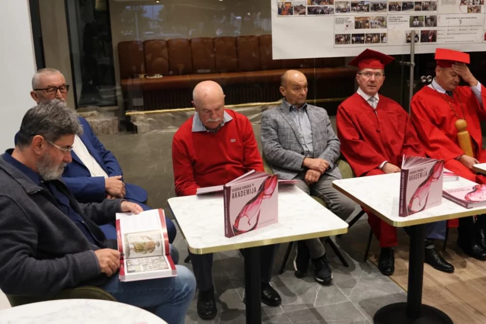 Predstavljena monografija ʼVisoka vinska akademija Slavonski Brodʼ