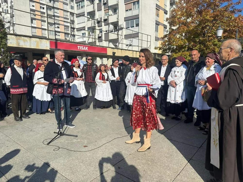 Održan prvi Pogača fest u Slavonskom Brodu