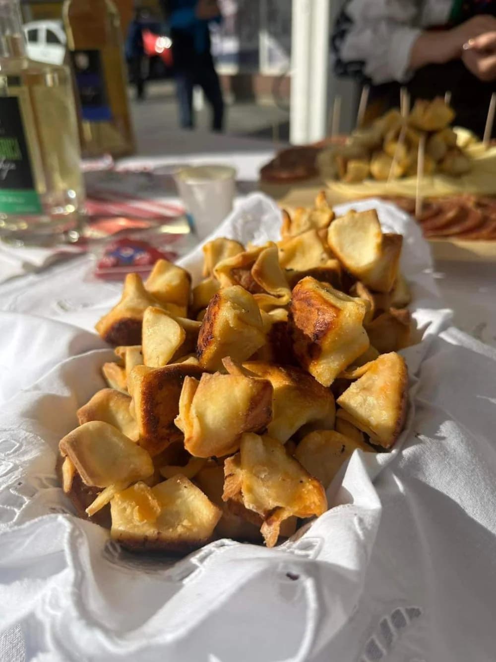 Održan prvi Pogača fest u Slavonskom Brodu