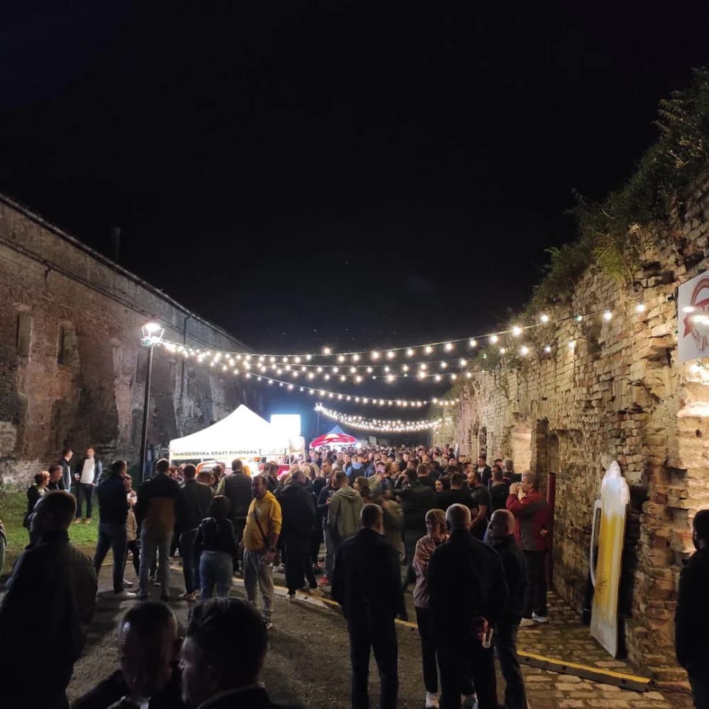 3. Pivo Fest okupio brojne posjetitelje u Tvrđavi Brod