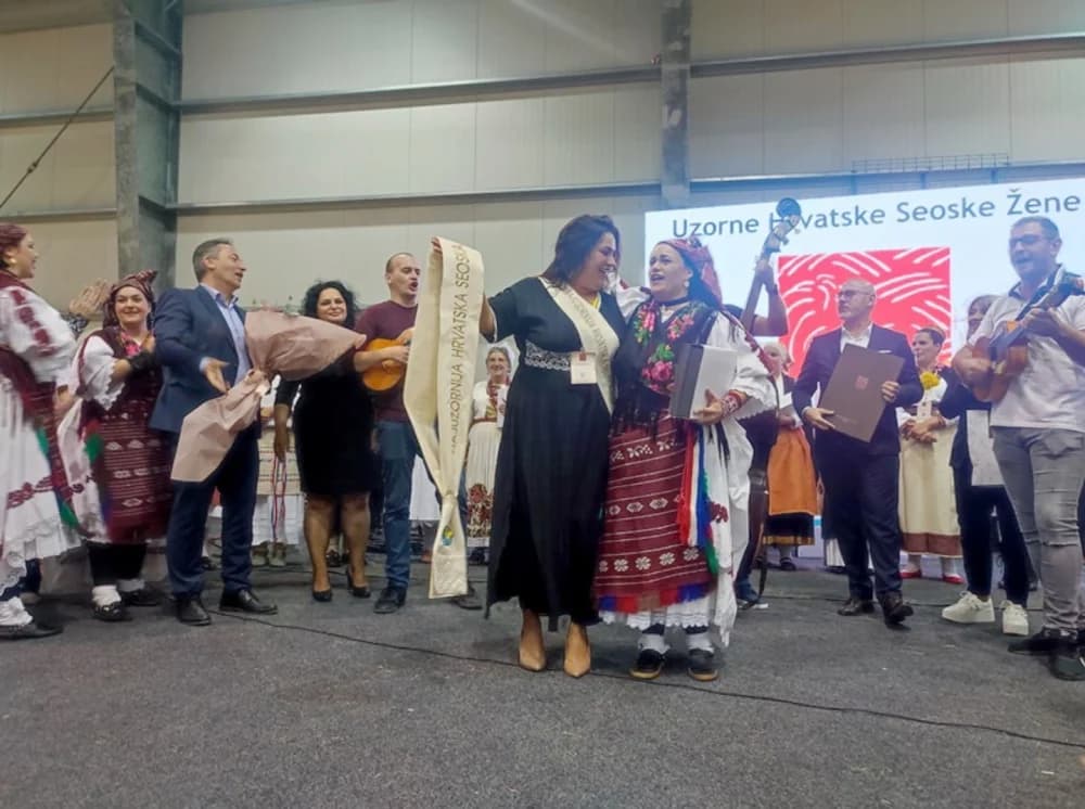 ALEKSANDRA BERIĆ, NAJUZORNIJA HRVATSKA SEOSKA ŽENA 2024. : ʼ Osjećam veliku odgovornost i iznimnu čast što sam odabrana da čuvam tradicijuʼ