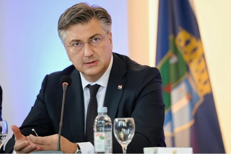 HDZ-ova Vlada: ʼUsmjereni smo na dizanje plaća i mirovinaʼ