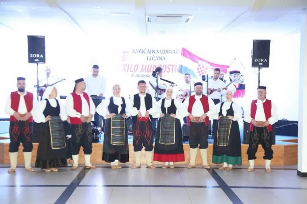 Na tradicionalnoj 27. ʼLičkoj večeriʼ prisustvovao i gradonačelnik Mirko Duspara