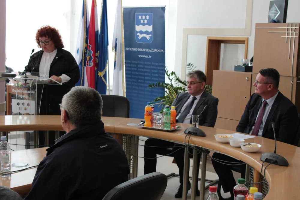Dobrovoljnim darivateljima krvi Brodsko-posavska županija dodijelila povelje zahvalnosti